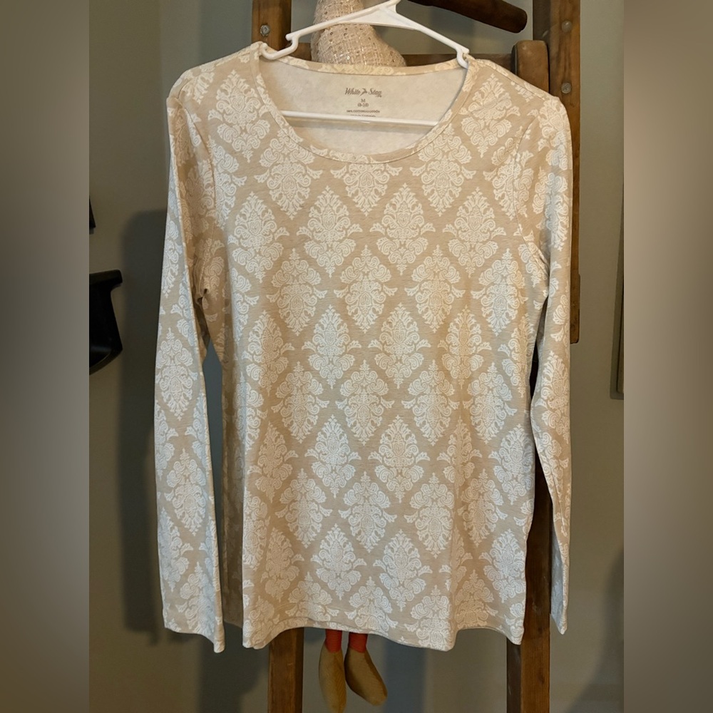 White Stag size medium long sleeve printed top